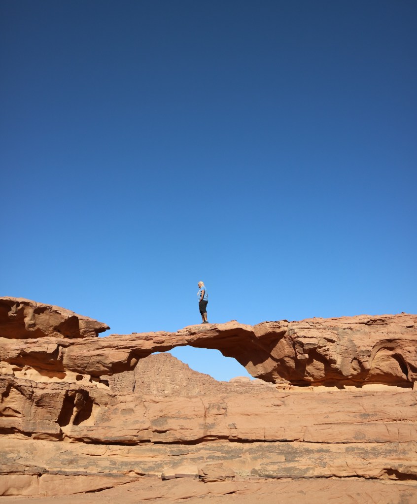 El Puente Roca Burdah es uno de los lugares que ver en el Wadi Rum